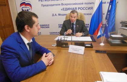 Помочь коллективу завода намерен Игорь Гринберг